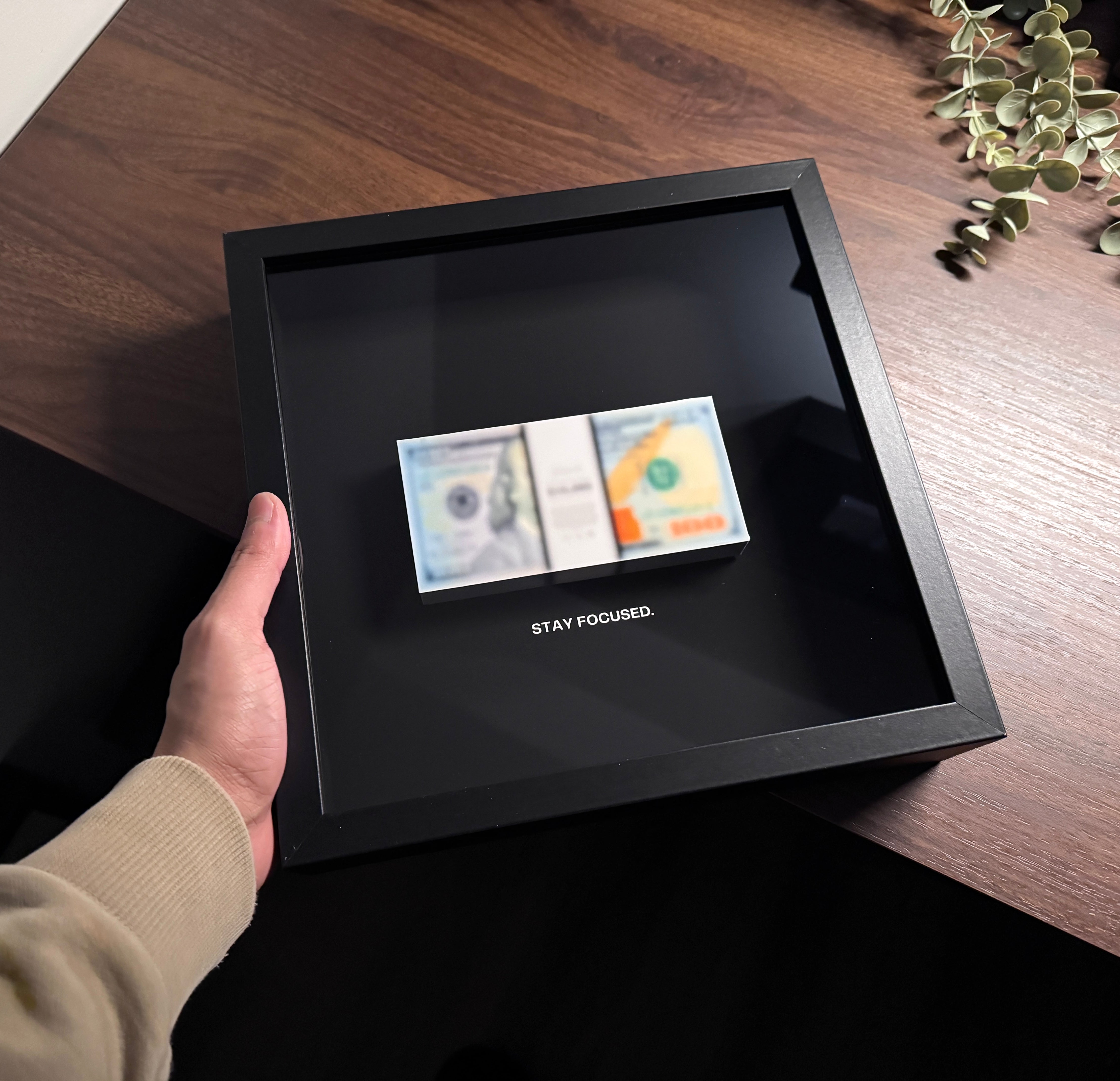 Stay Focused - Blurred Money Stack (Compact edition)