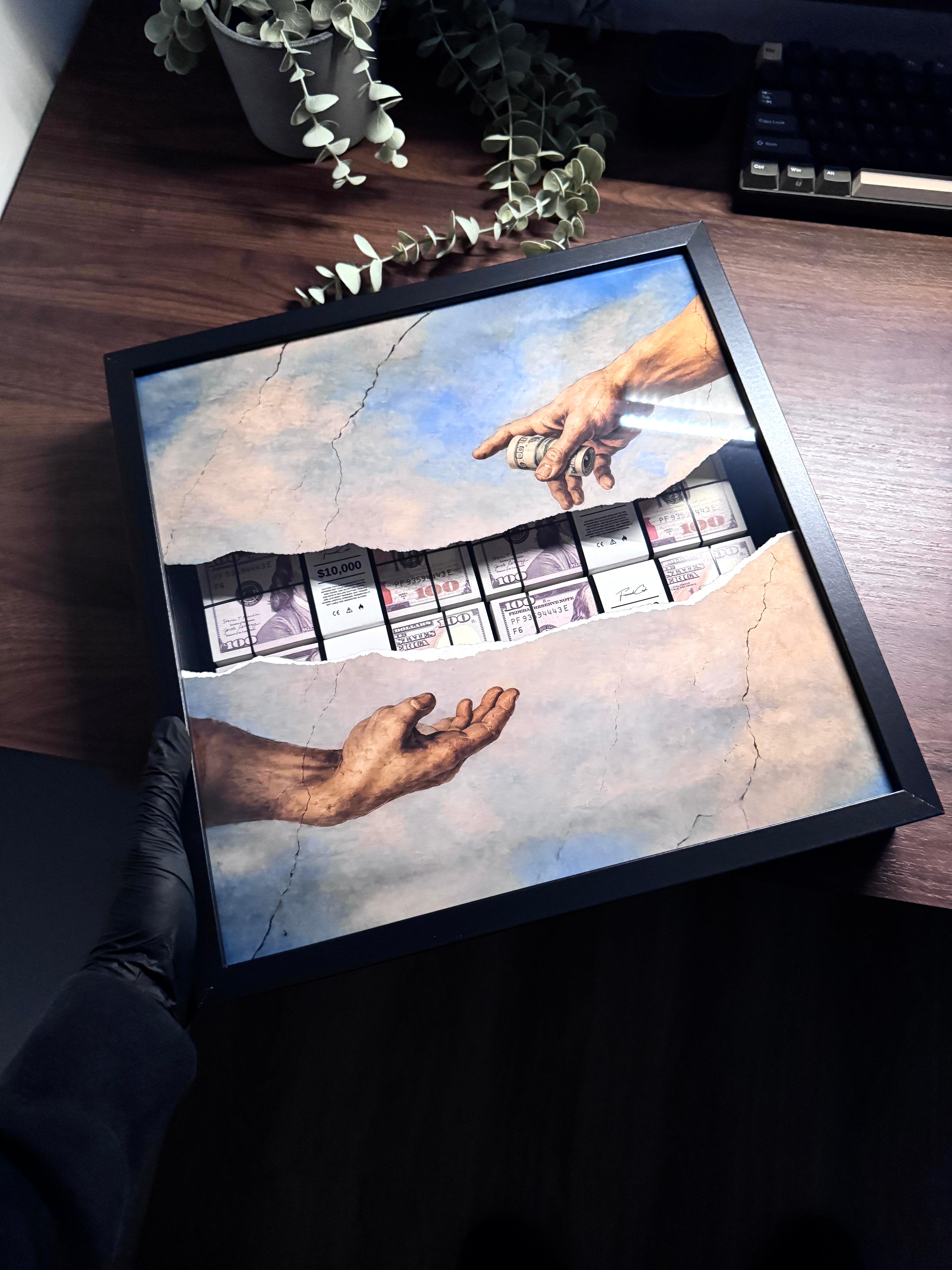 THE REACH – MONEY REVEAL FRAME