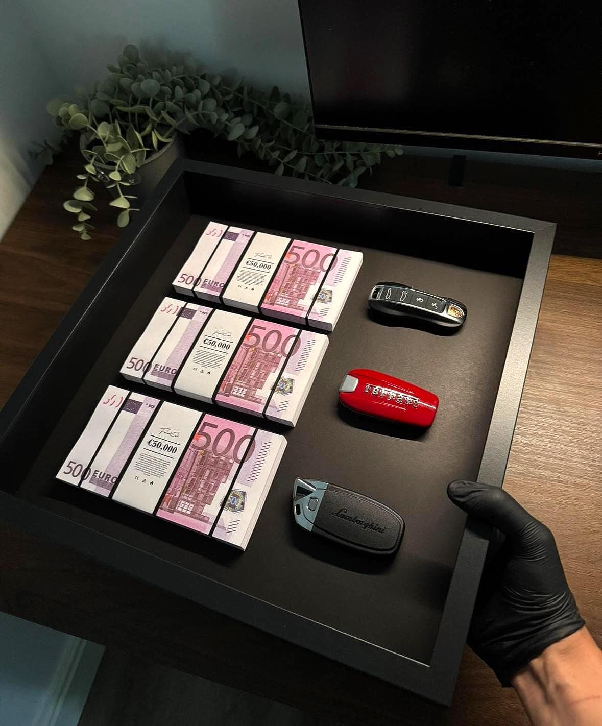 The Wealth Display – EURO & Supercar Keys