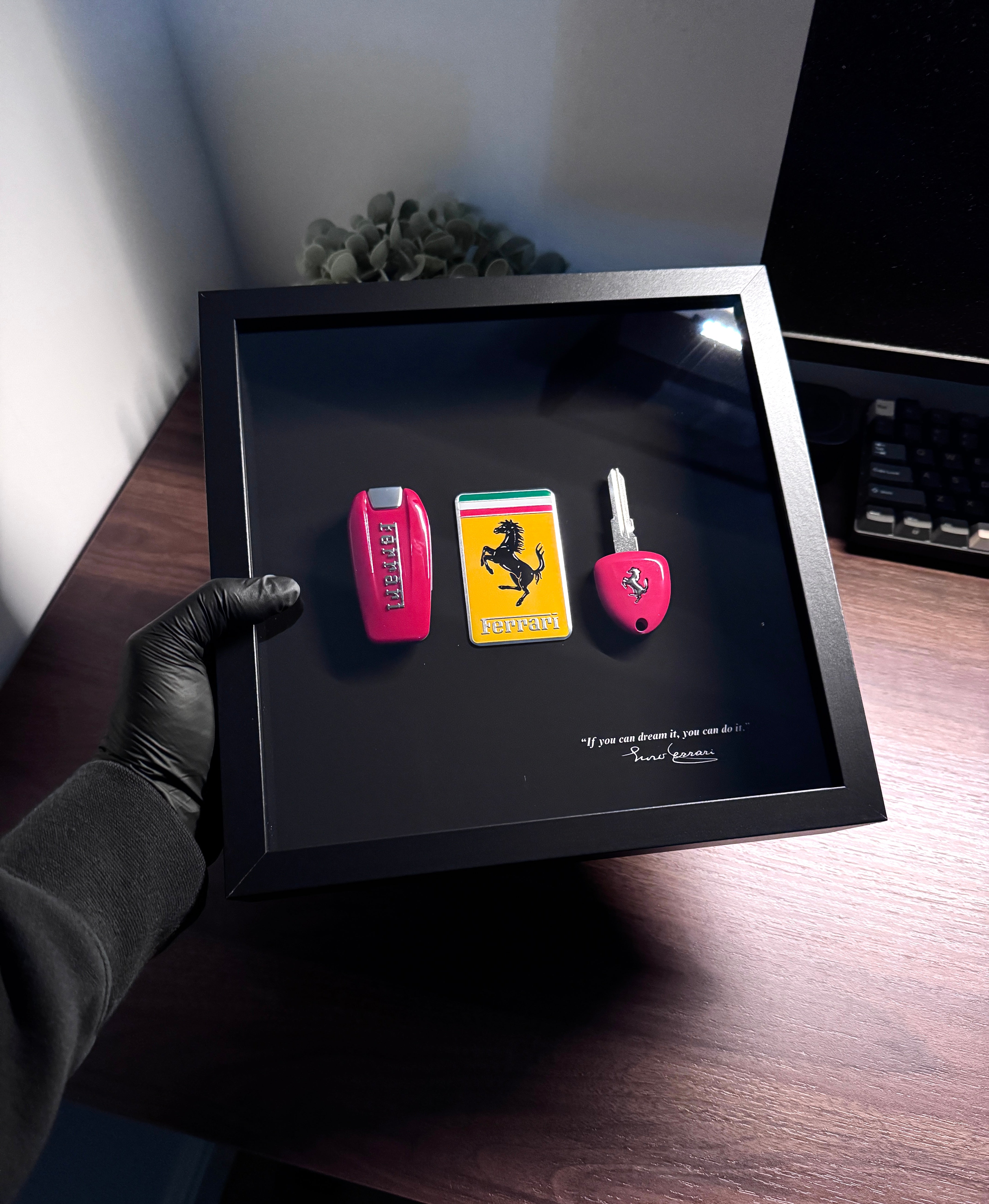 FERRARI KEYS FRAME – ENZO SIGNATURE EDITION